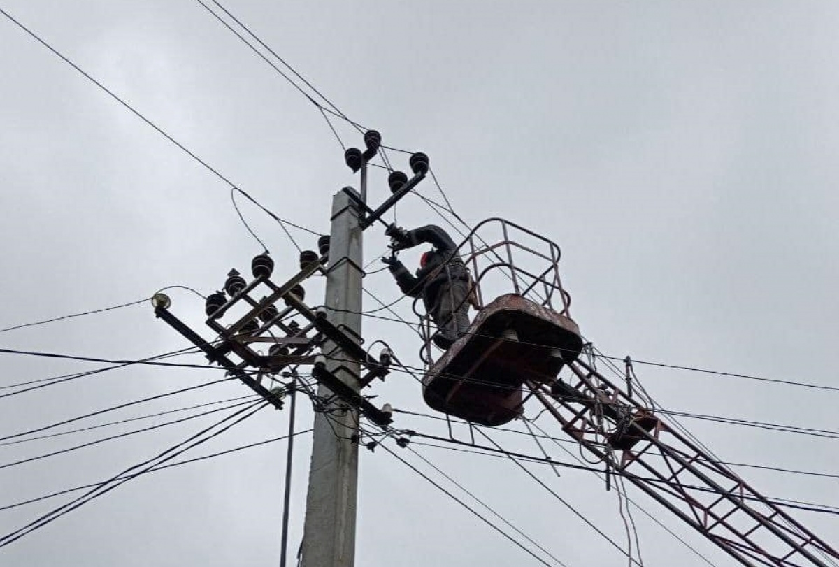 На Дніпропетровщині відновили електропостачання. Фото: ДТЕК Дніпровські електромережі