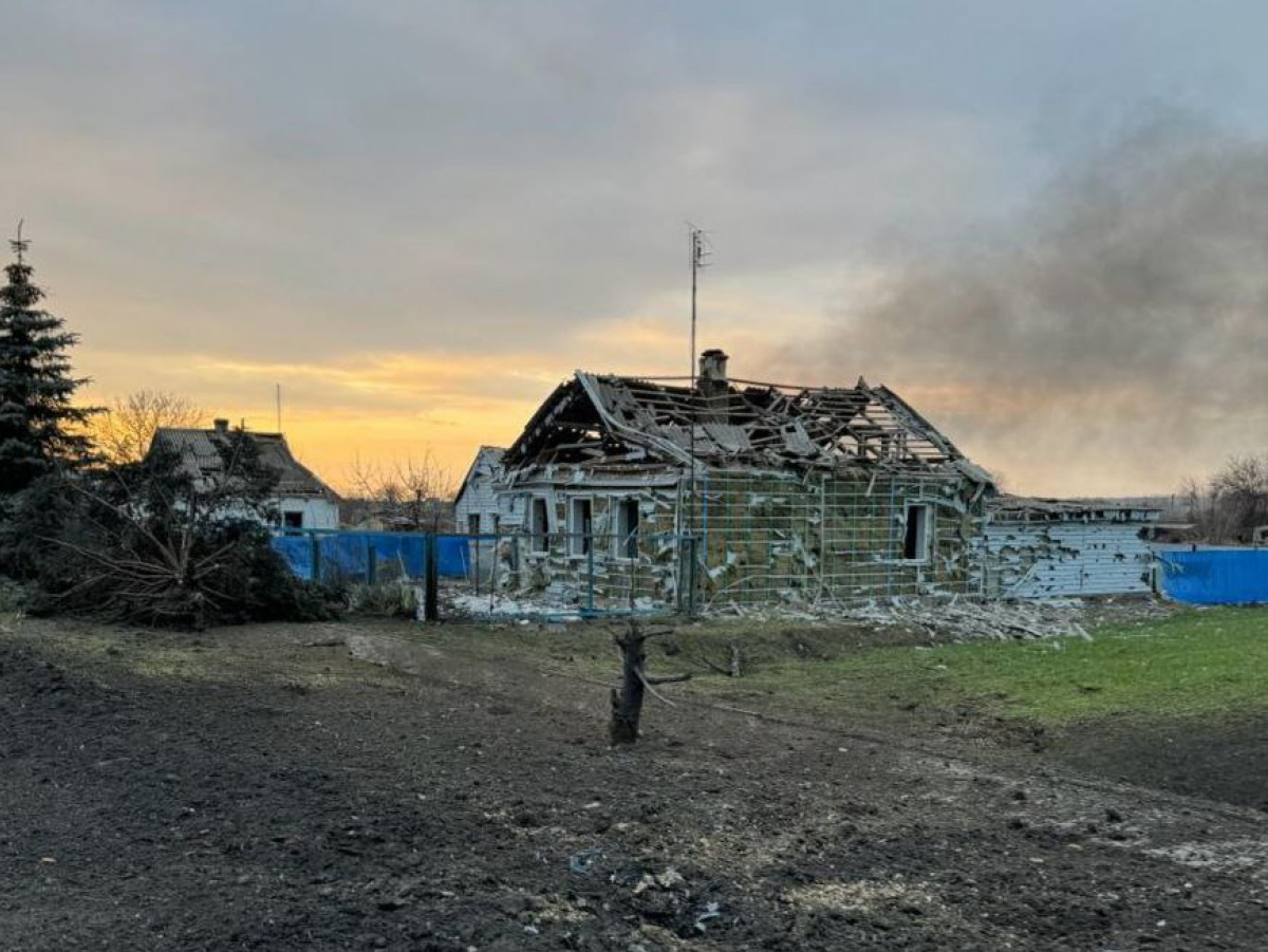 Обстріл Костянтинопільского на Донеччині: поранено 9 людей, одна — загинула