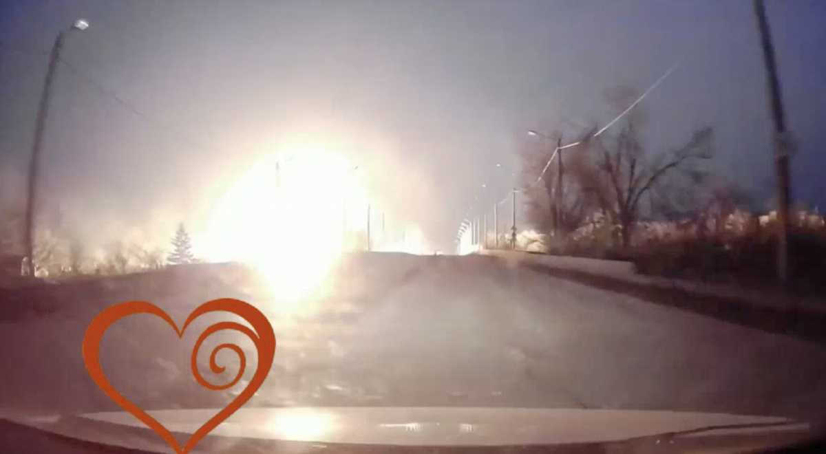 Момент удара в Донецке, Кадр из видео