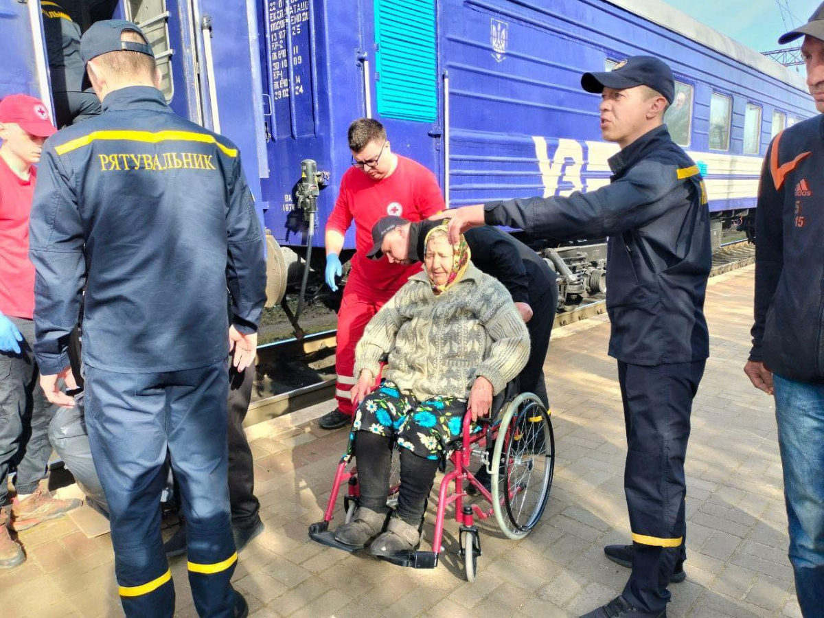 Третій евакуаційний поїзд із Покровська прибув до Рівненської області 