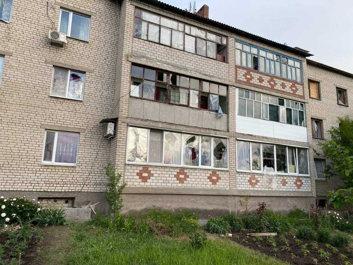 Из-за российских обстрелов населённых пунктах Донецкой области за прошедшие сутки пострадали дома. Фото: Донецкая ОВА