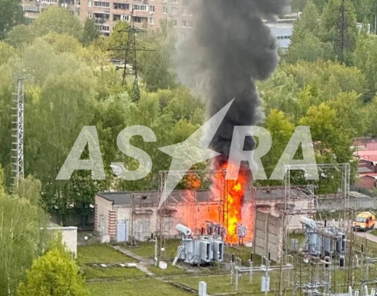 У підмосковній Балашисі на території військової частини ФСБ сталася пожежа: припускають підпал. Фото: ASTRA/Telegram 