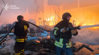 Наслідки удару по гіпермаркету в Харкові. Фото ДСНС