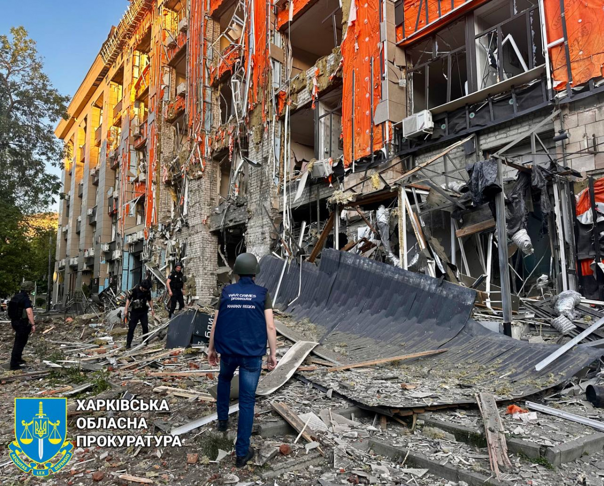Наслідки удару по центру Харкова. Фото: прокуратура