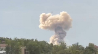 Вибух в окупованому Донецьку: вдарили по будівлі з російськими військовими (доповнено)