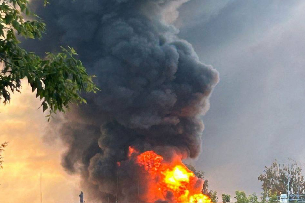 Масштабный пожар на Платоновской нефтебазе в Тамбовской области РФ. Фото: Baza