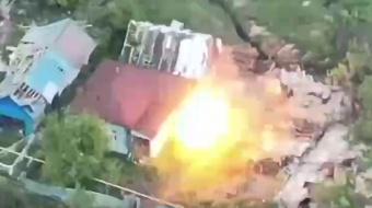 Прикордонники вдарили дронами-камікадзе по військових РФ біля Вовчанська. Фото: кадр із відео