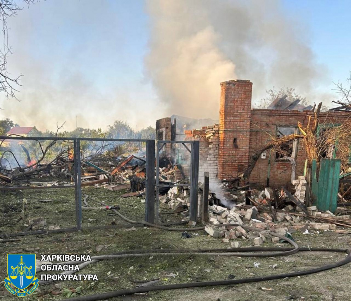 Из-под завалов дома в Изюмском районе Харьковской области извлекли тело погибшего. Фото: Областная прокуратура 