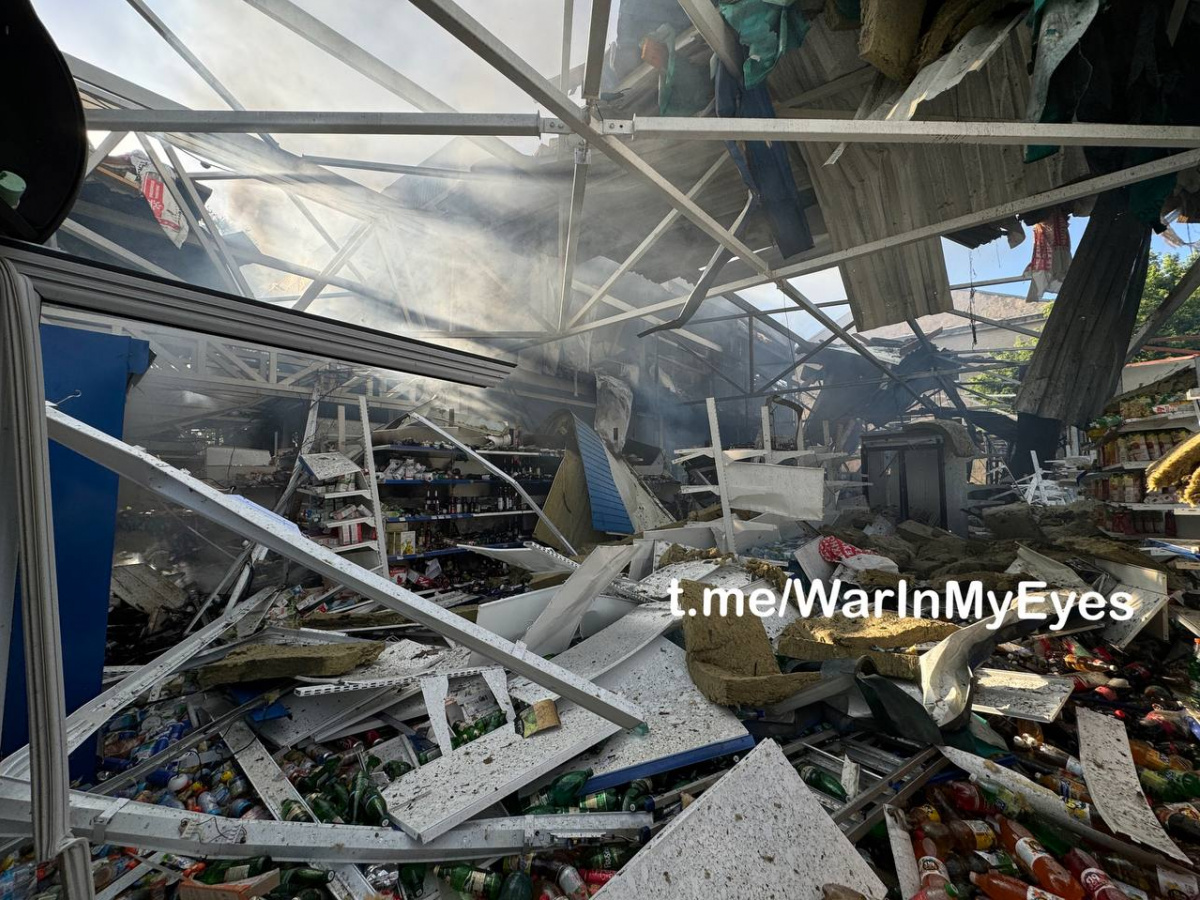 Последствия «прилета» в супермаркет в оккупированном Донецке: Фото: соцсети