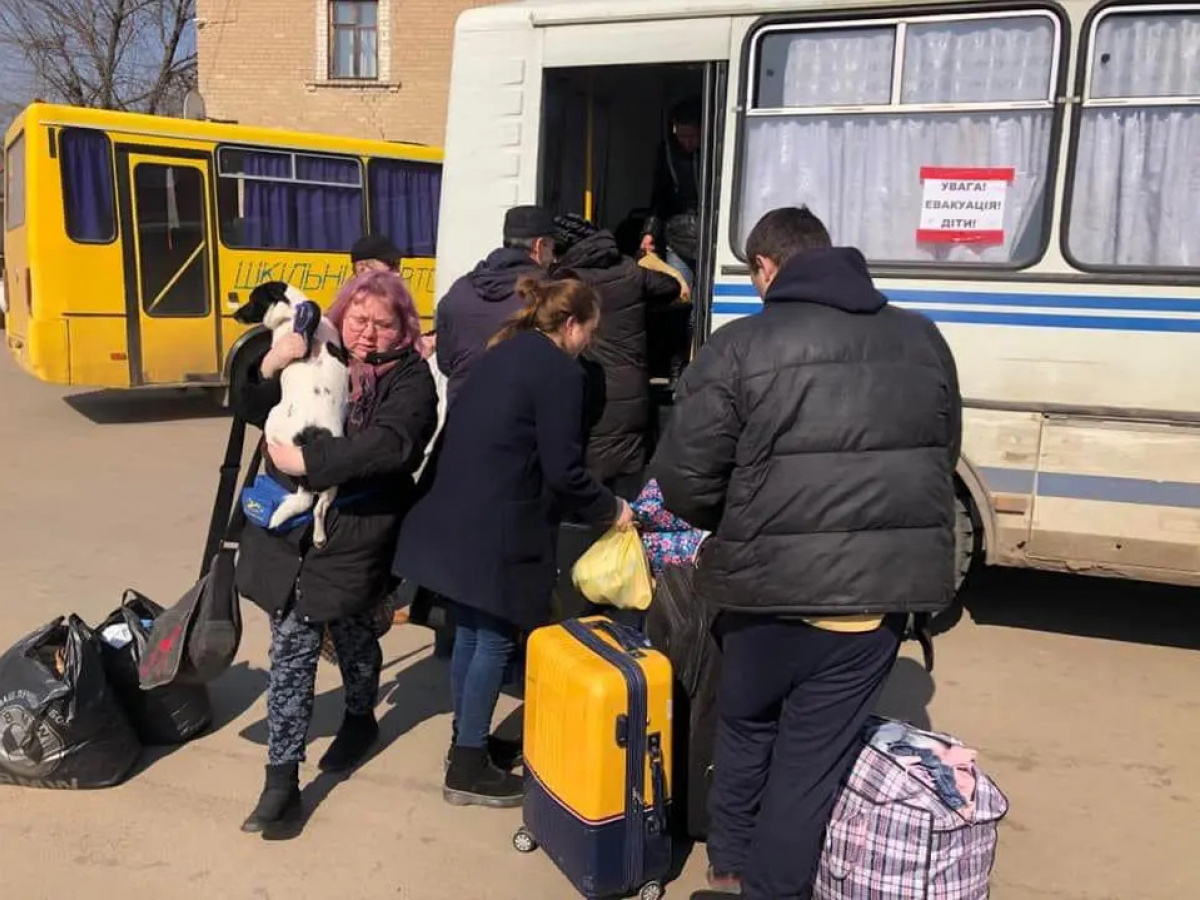 Евакуація у Луганській області 2022 рік. Фото: Сергій Гайдай 