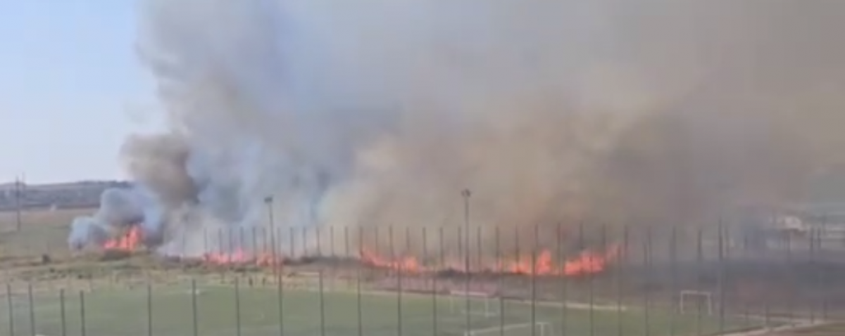 Пожежа поблизу підстанції у районі окупованої Керчі. Фото: кадр із відео