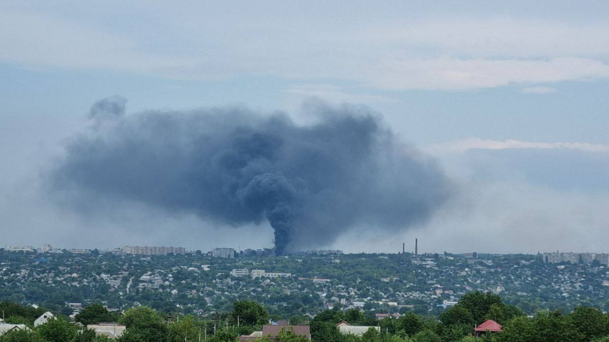 В окупованому Луганську ЗСУ завдали ракетних ударів по військових цілях. Фото: соцмережі