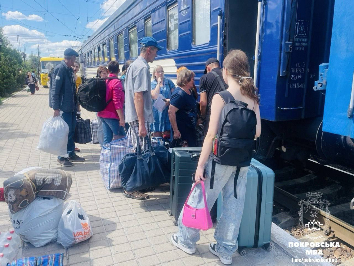 В Покровске объявлена эвакуация жителей. Фото: Покровская городская военная администрация 