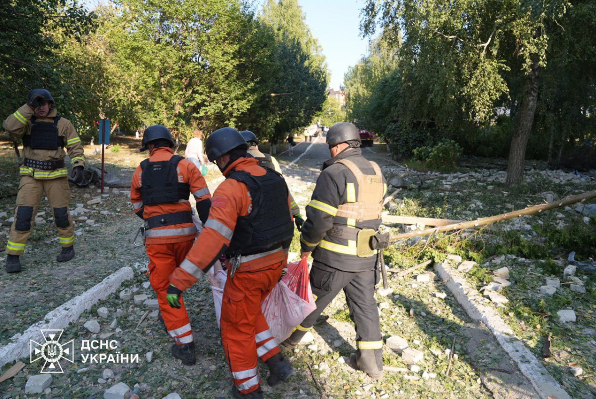 Російський удар по Сумах: постраждали люди похилого віку в пансіонаті 