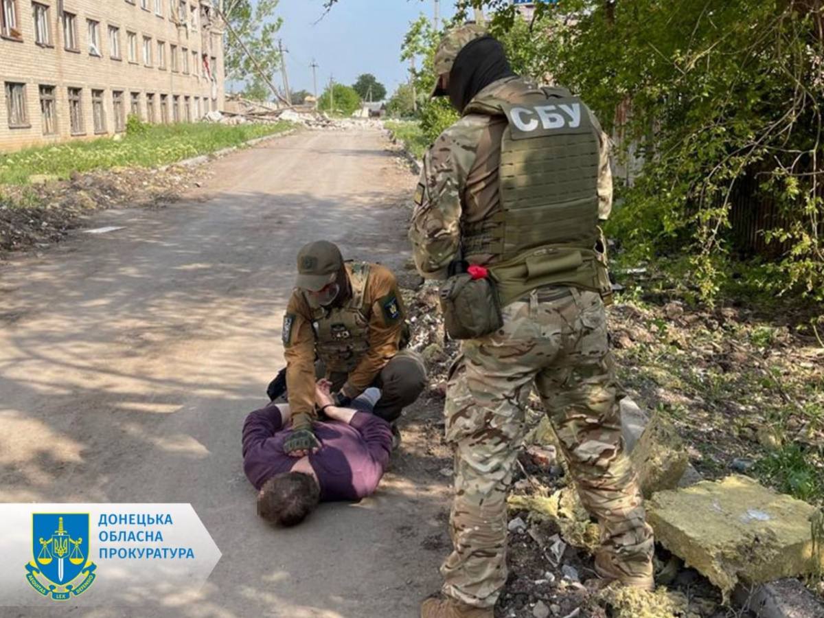 Момент затримання агента ФСБ у Бахмуті. Фото: Донецька обласна прокуратура