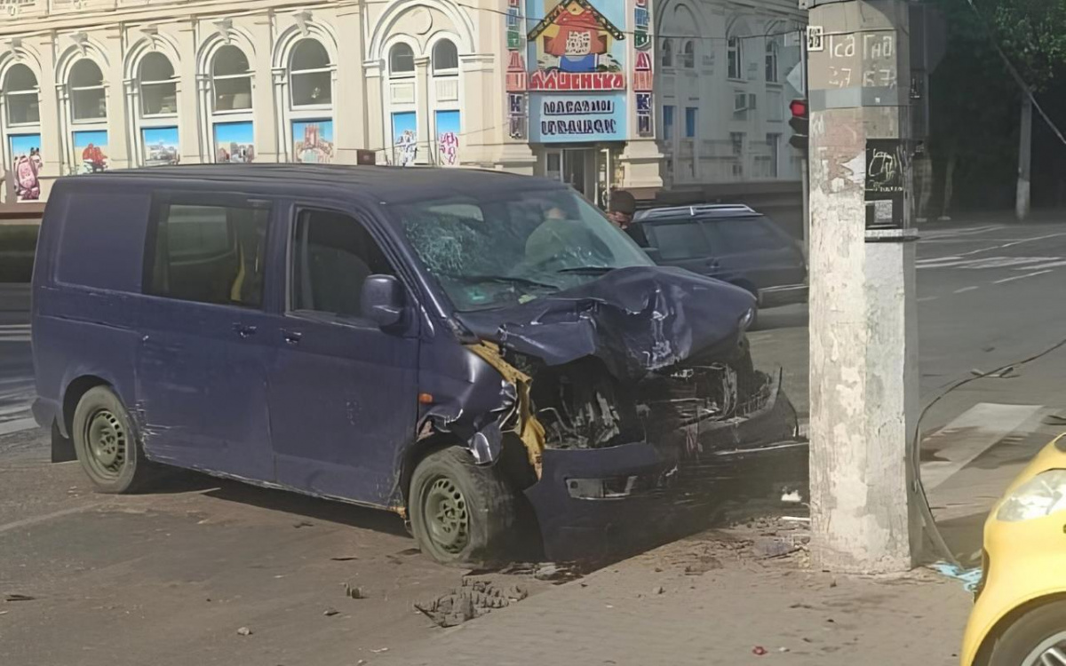 Последствия ДТП, в котором погибла журналистка Анастасия Волкова. Фото: ГСЧС в Донецкой области