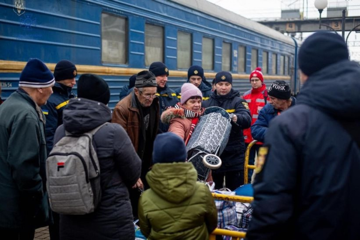 Близько двох сотень дітей все ще потребують обов'язкової евакуації на Донеччині