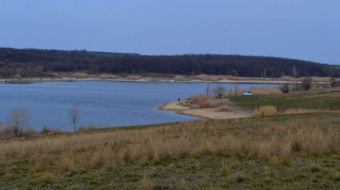 Старокримське (Кальчикське) водосховище біля окупованого Маріуполя Донецької області критично обміліло. Фото: +0629