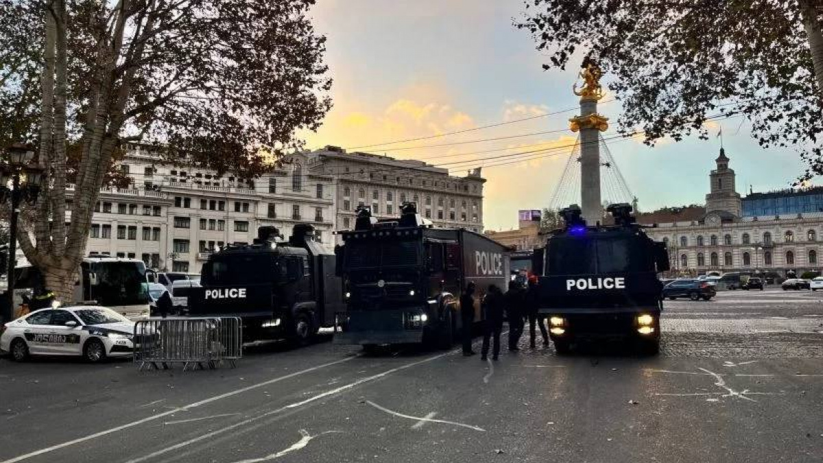 В Грузии парламент голосовал за нового президента: протесты продолжаются, Зурабишвили отказалась покинуть пост