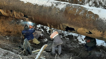 На магистральном водопроводе на севере Донецкой области продолжаются ремонтные работы. Фото: ОВА