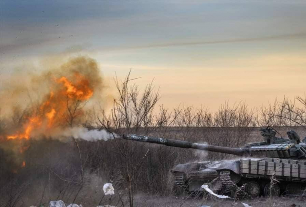 Танковий вогонь ЗСУ на фронті. Фото: ОСУВ «Хортиця»