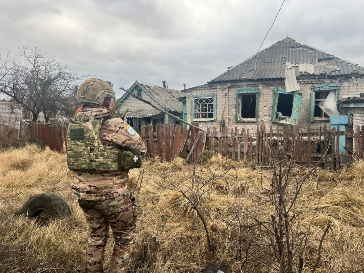 Десятки будинків пошкоджено та зруйновано російськими ударами Донеччині — зведення за добу