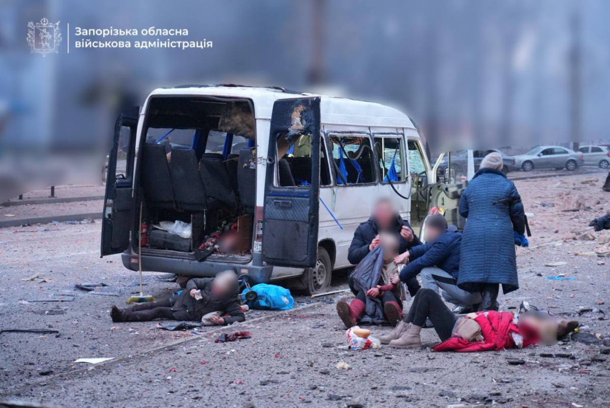 Последствия удара российских войск по Запорожью в среду, 8 января. Фото: ОВА