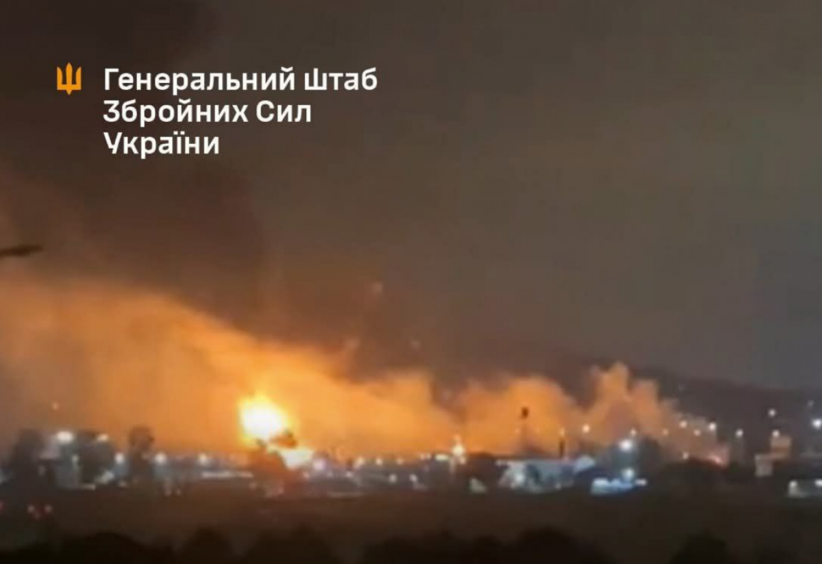 Силы обороны Украины нанесли успешный удар по базе ПММ аэропорта «Сочи». Фото: Генштаб 