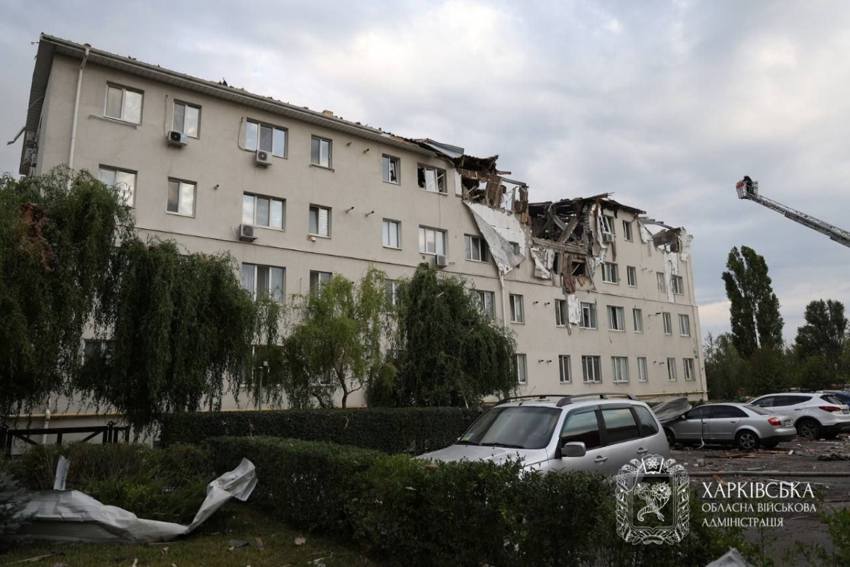Дрон влетел в пятиэтажный жилой дом в Харькове: погибла семья с ребенком
