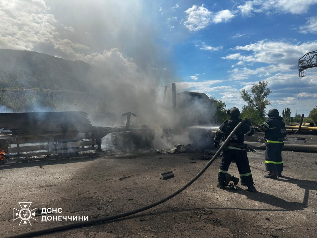 Последствия обстрела Бокового. Фото: ГСЧС