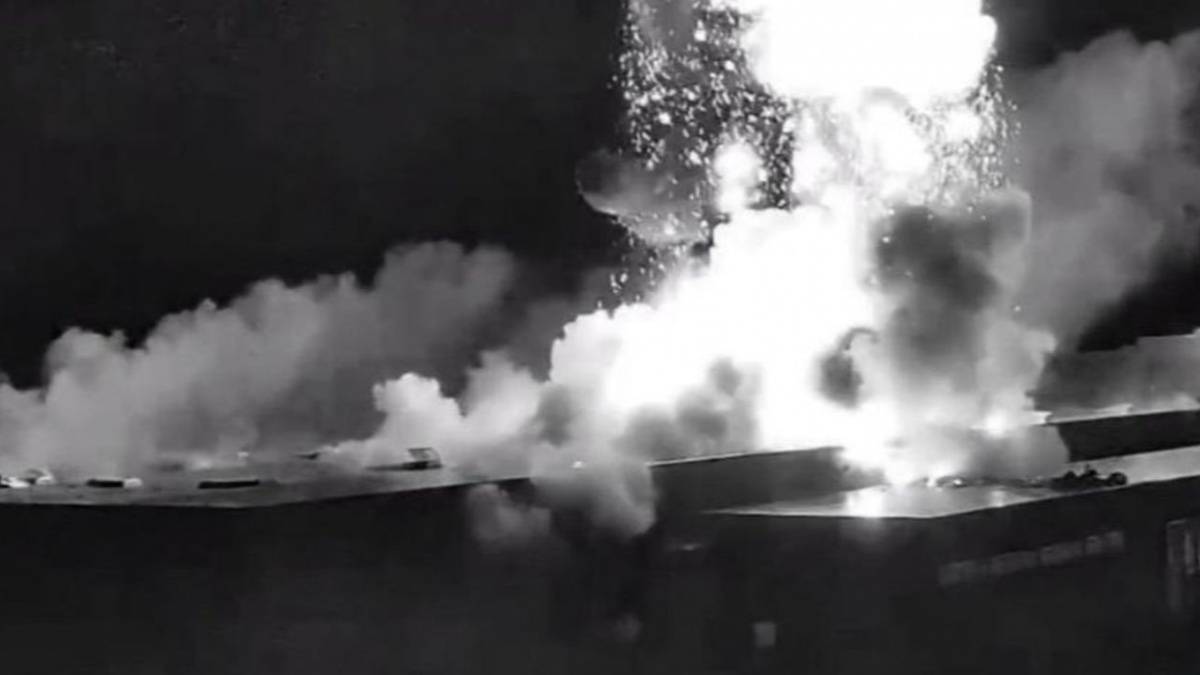 Российский удар по заводу Bayraktar. Фото: Türkiye Gazetesi