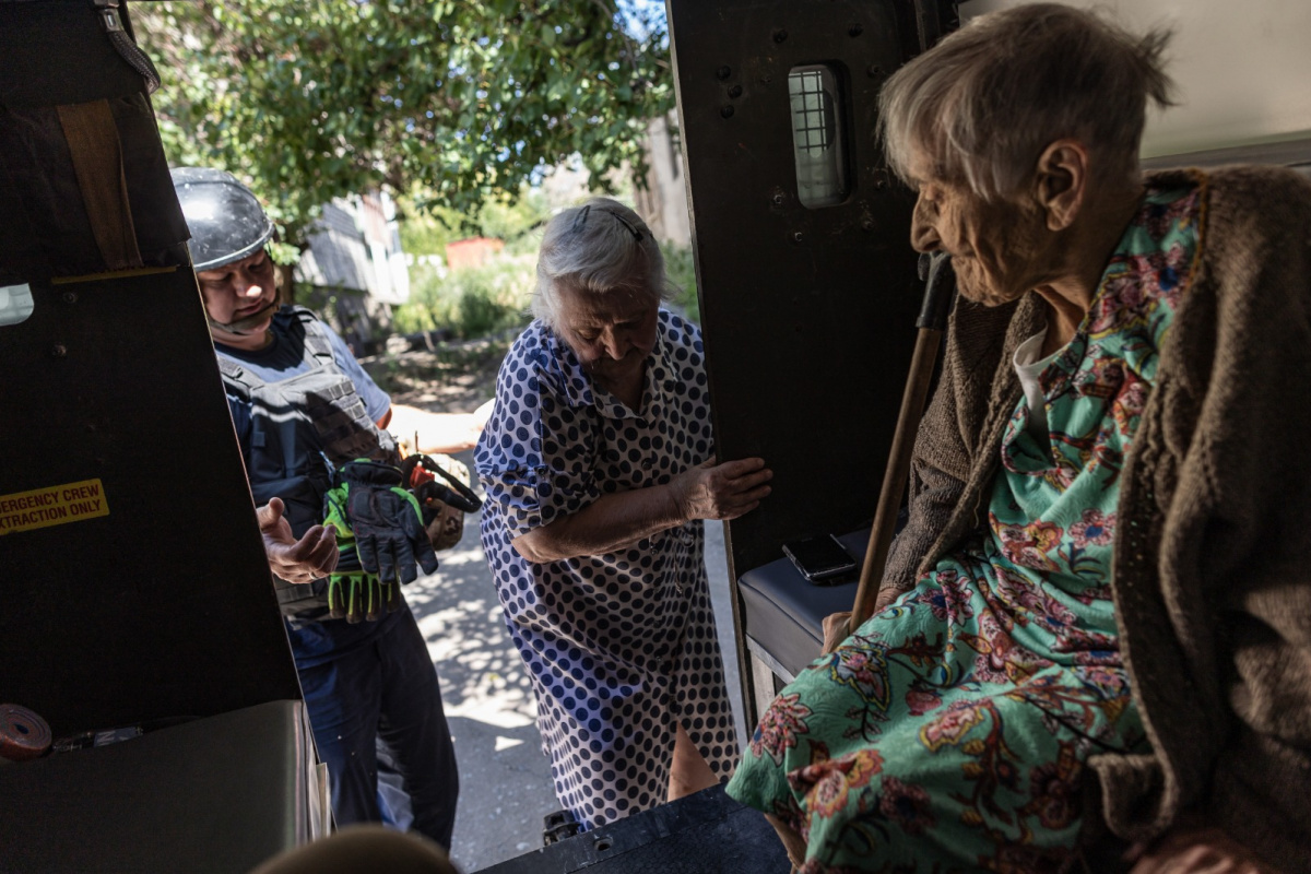 У Костянтинівці триває евакуація. Фото: 