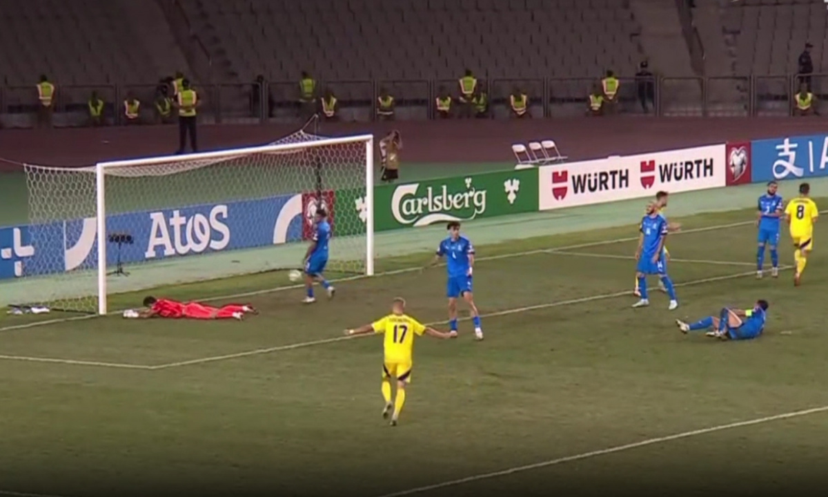 Судаков відкриває рахунок у матчі. 