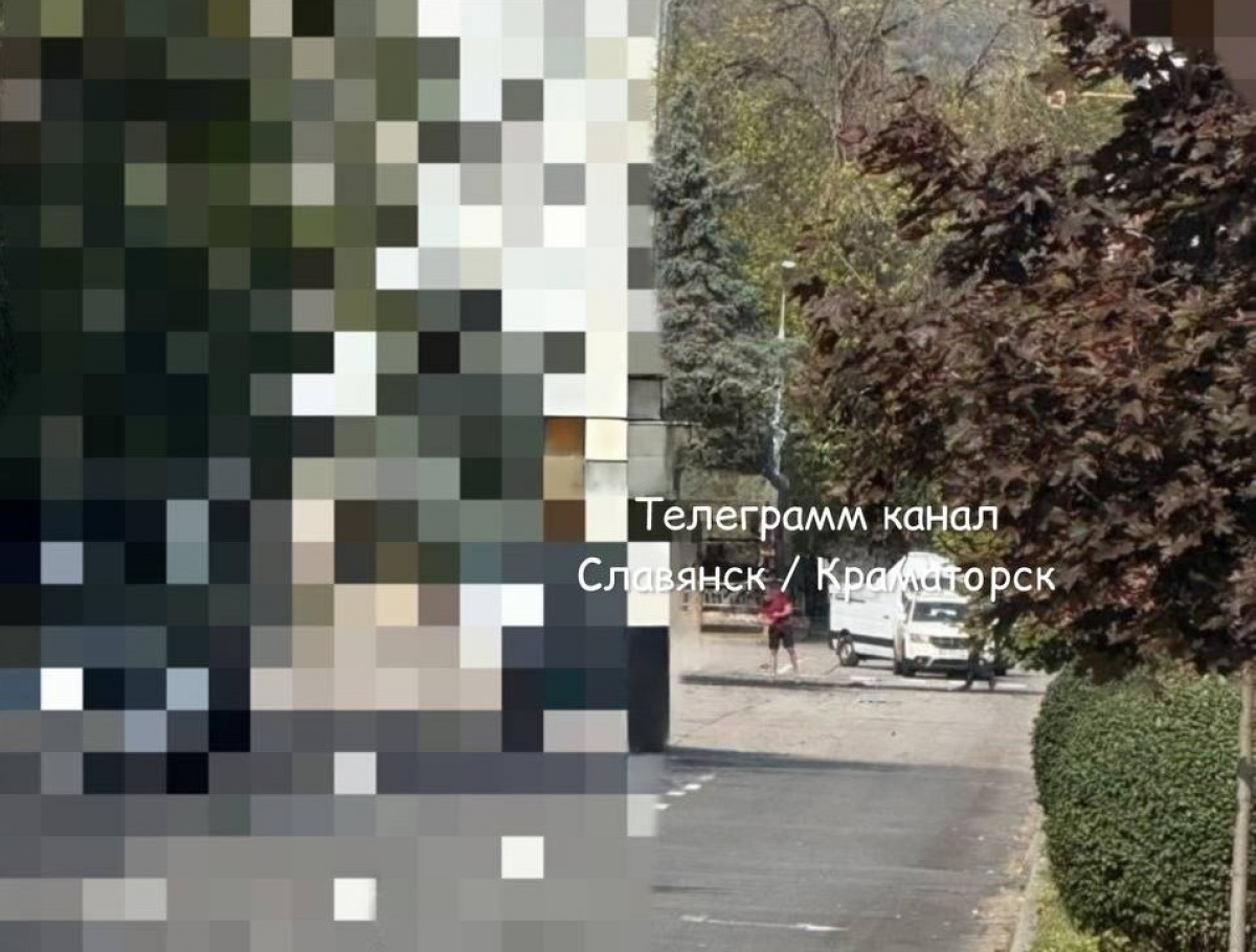Российский дрон ударил по дороге в центре Краматорска. Фото: Славянск-Краматорск/telegram