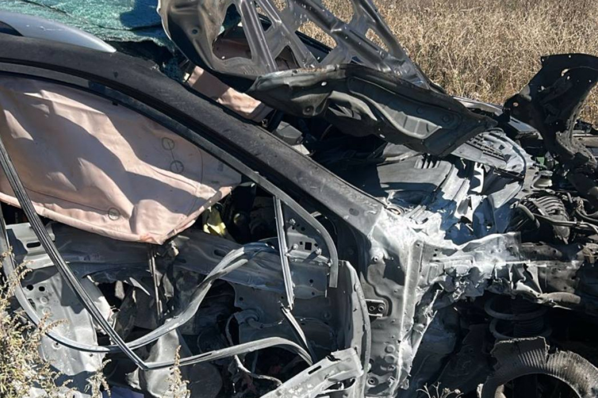 Наслідки атаки на цивільне авто на Харківщині. Фото: прокуратура