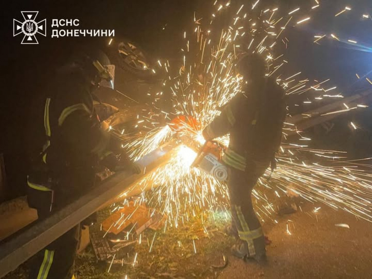 У Краматорську сталася аварія. Фото: ДСНС 