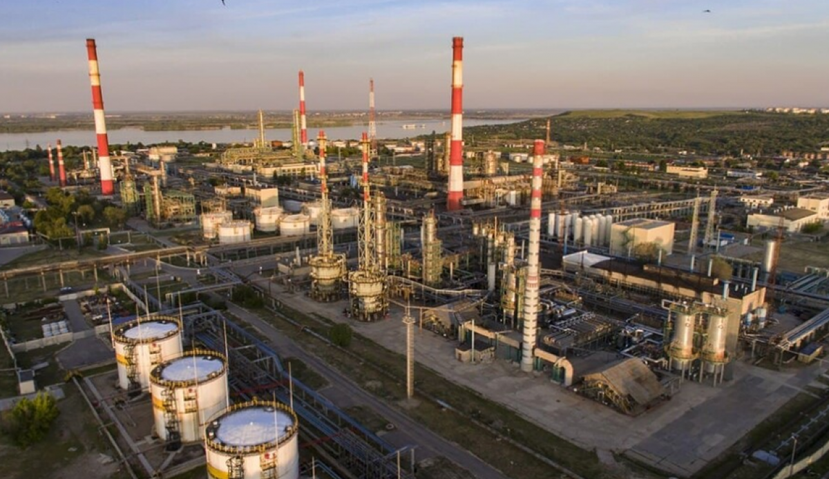 Сили оборони вдарили по Саратовському НПЗ. Фото: російські ЗМІ 