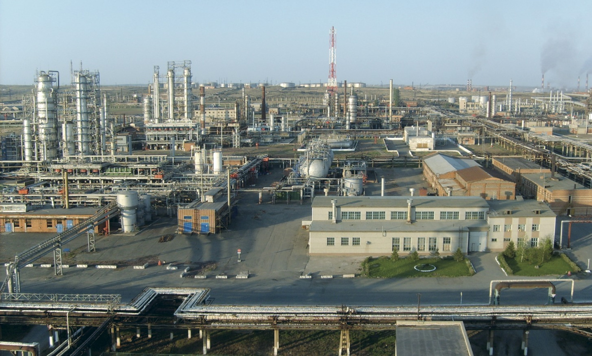 НПЗ в Оренбургской области поражен. Фото: росСМИ