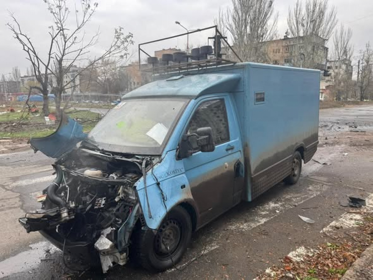 Наслідки атаки на авто МВА у Костянтинівці. Фото: Костянтинівська МВА