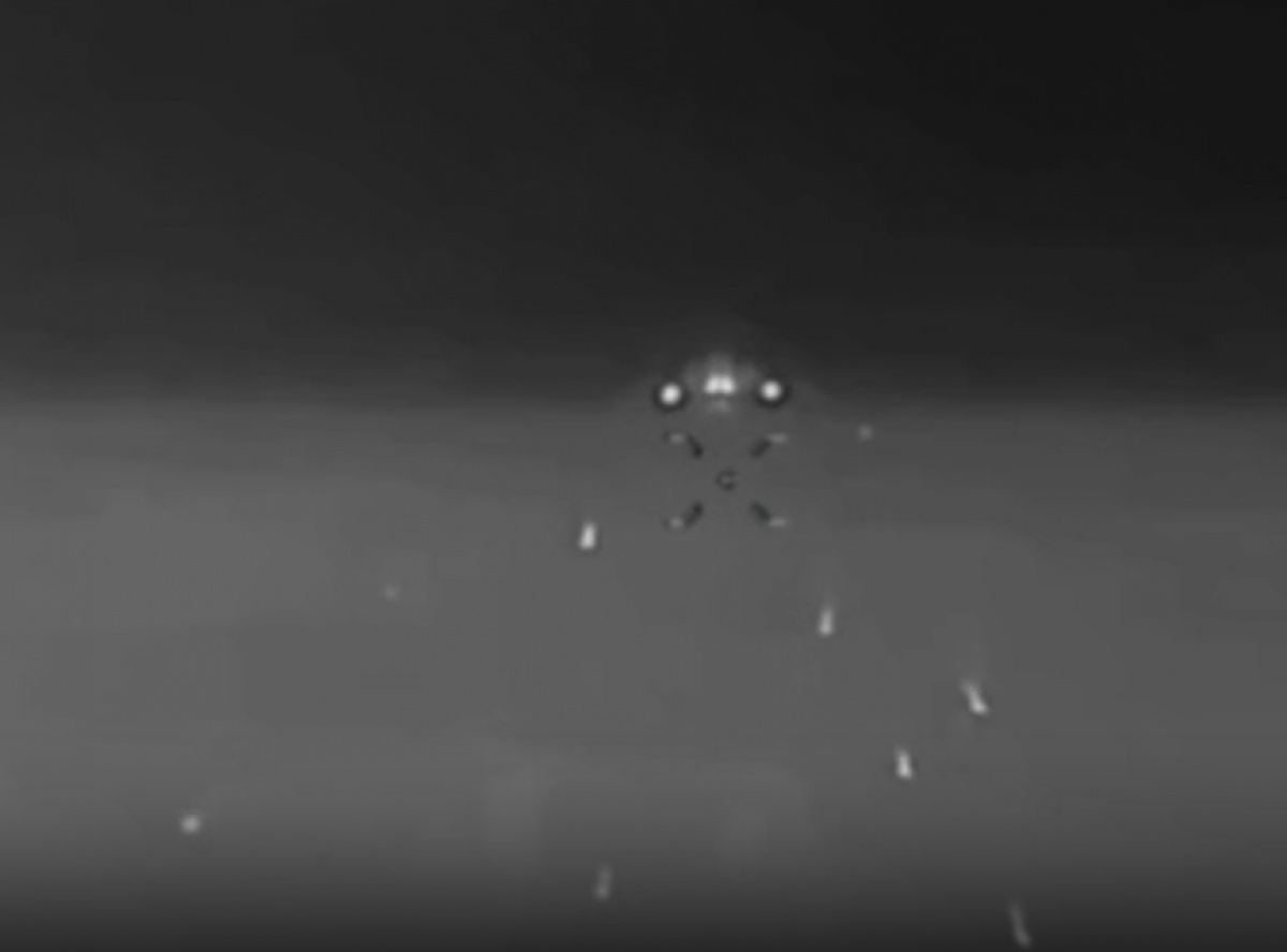 Дрон-перехватчик снял момент сброса мин с БПЛА «Герань-2»