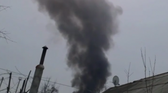 Дым после атаки на оккупированный Донецке. Фото: кадр из видео