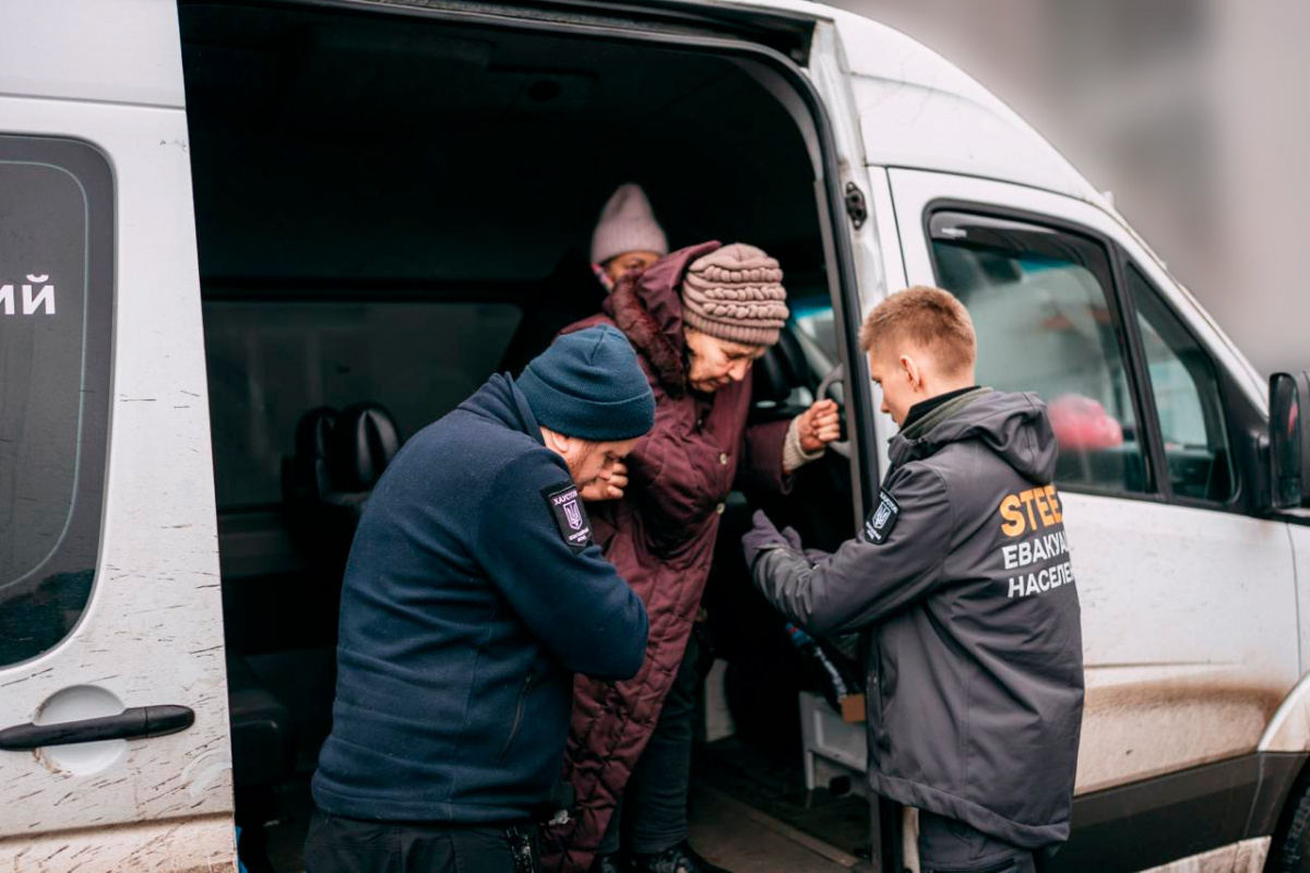 Из Дружковки и Алексеево-Дружковки волонтёры за неделю эвакуировали более 50 человек. Фото: ГВА