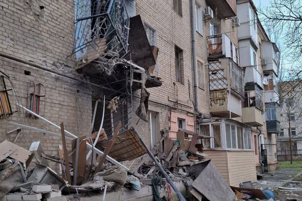 Последствия обстрела Херсона. Фото: Херсонская ГВА
