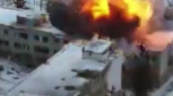 Момент «прилета» по зданию с оккупантами в Купянске.