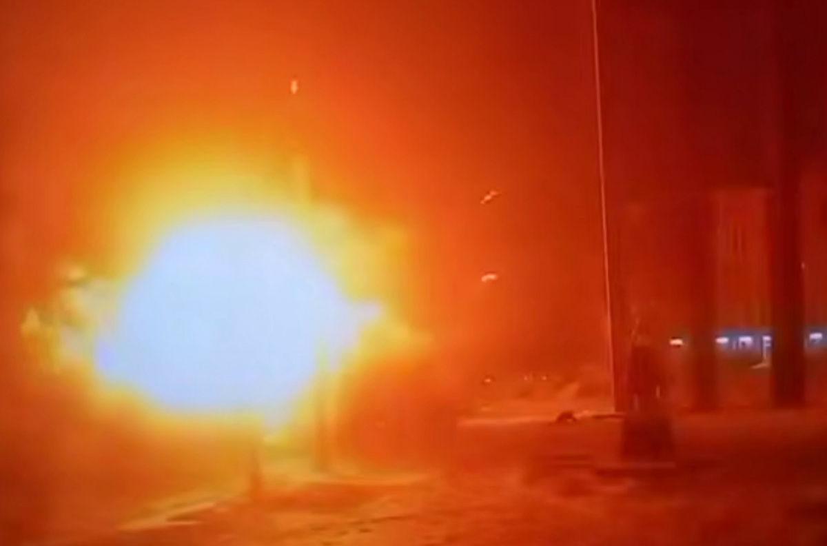 Дрон РФ упал возле памятника Бандере во Львове