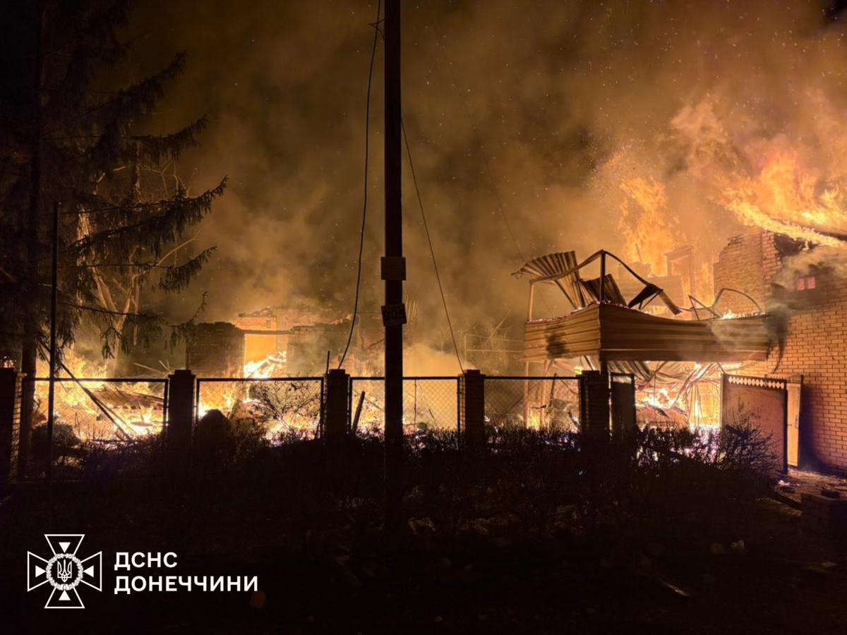 Последствия удара по Славянску. Фото: ГСЧС