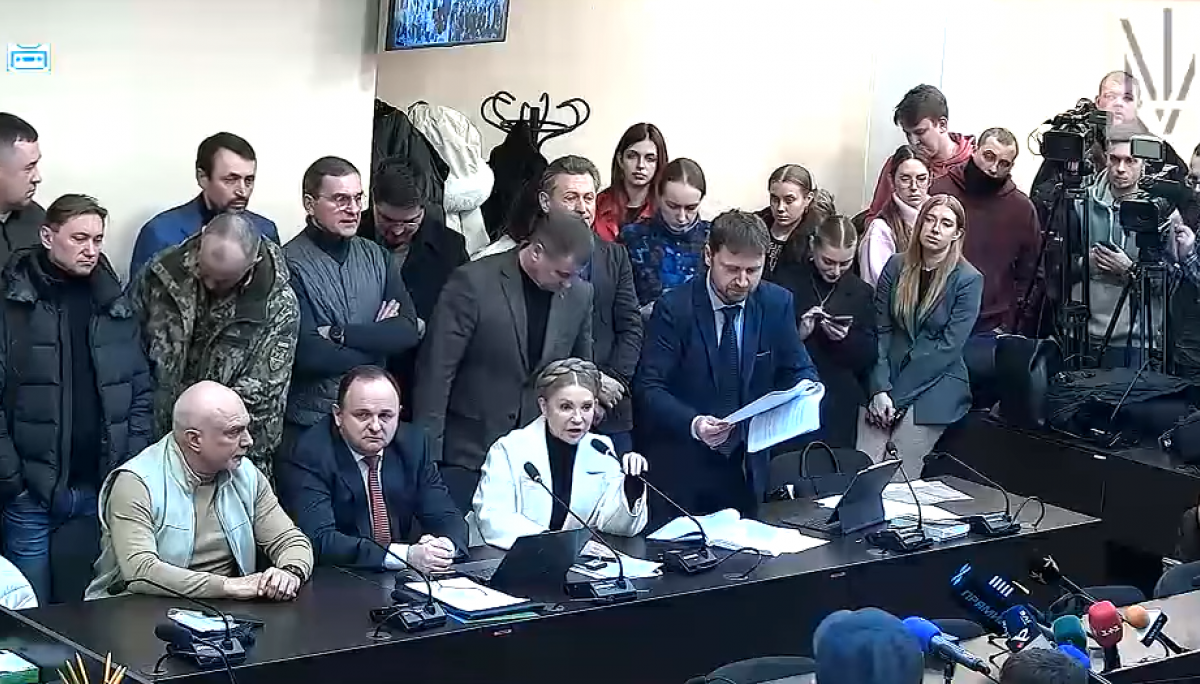 Голова фракції «Батьківщина» у Верховній Раді Юлія Тимошенко на засіданні суду. Фото: кадр із відео