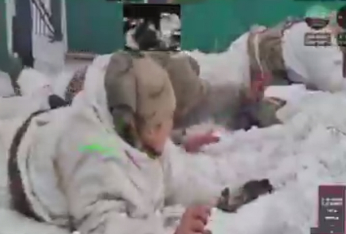 Российские военные сдались в плен украинскому роботу