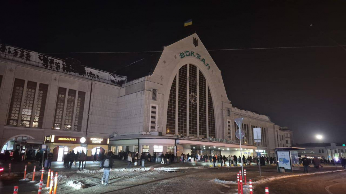 Поезда с Краматорского направления прибывают в Киев ночью: пассажиры жалуются, «Укрзалізниця» проблемы не видит