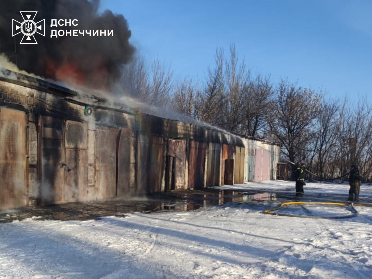 Наслідки удару по Дмитро-Дар'ївці. Фото: ДСНС